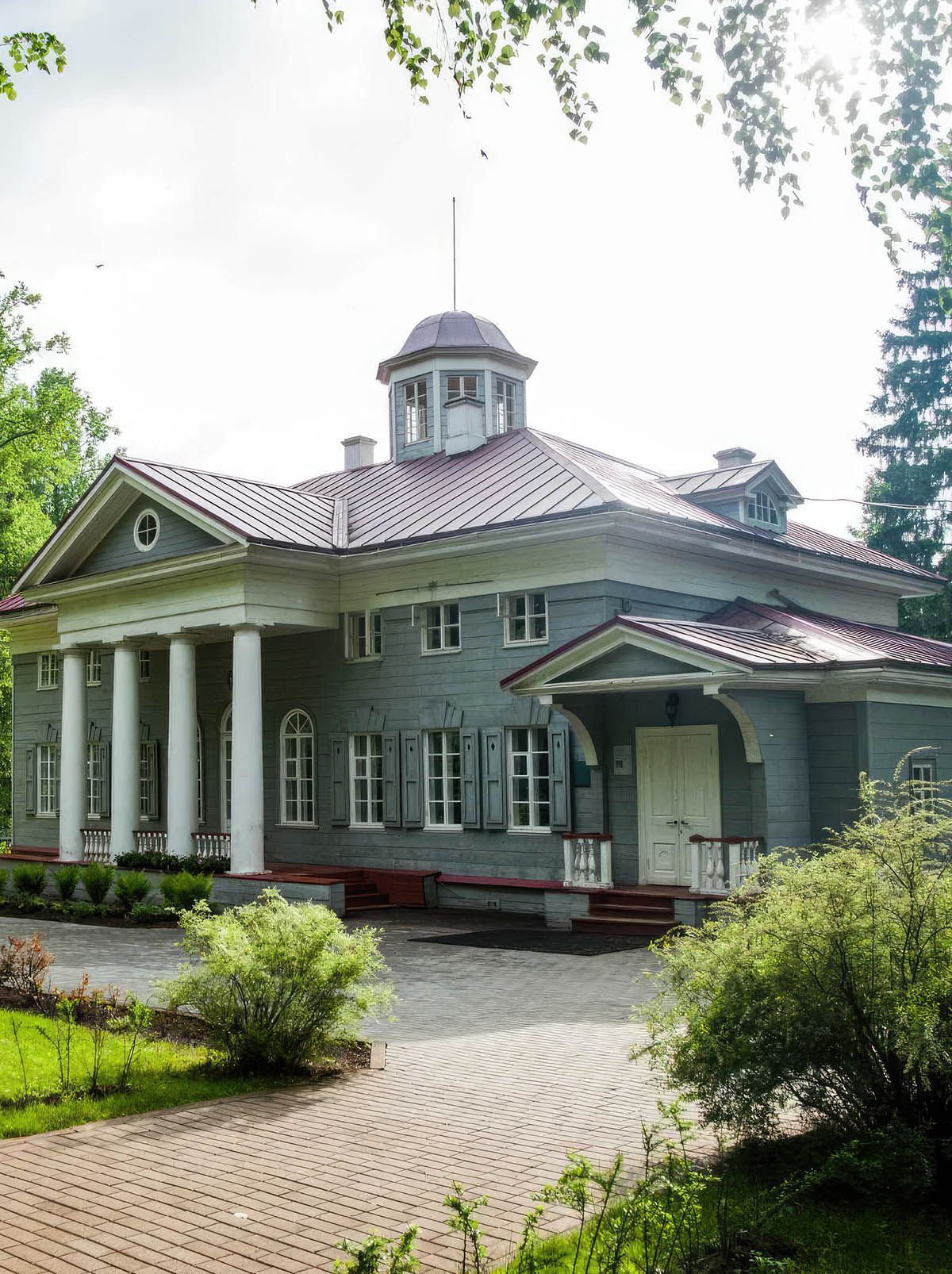 Усадьба захарово сайт. Музей заповедник Пушкина село Захарово. Усадьба Захарово музей-заповедник. Усадьба Ганнибал Захарово. Село Захарово музей Пушкина.