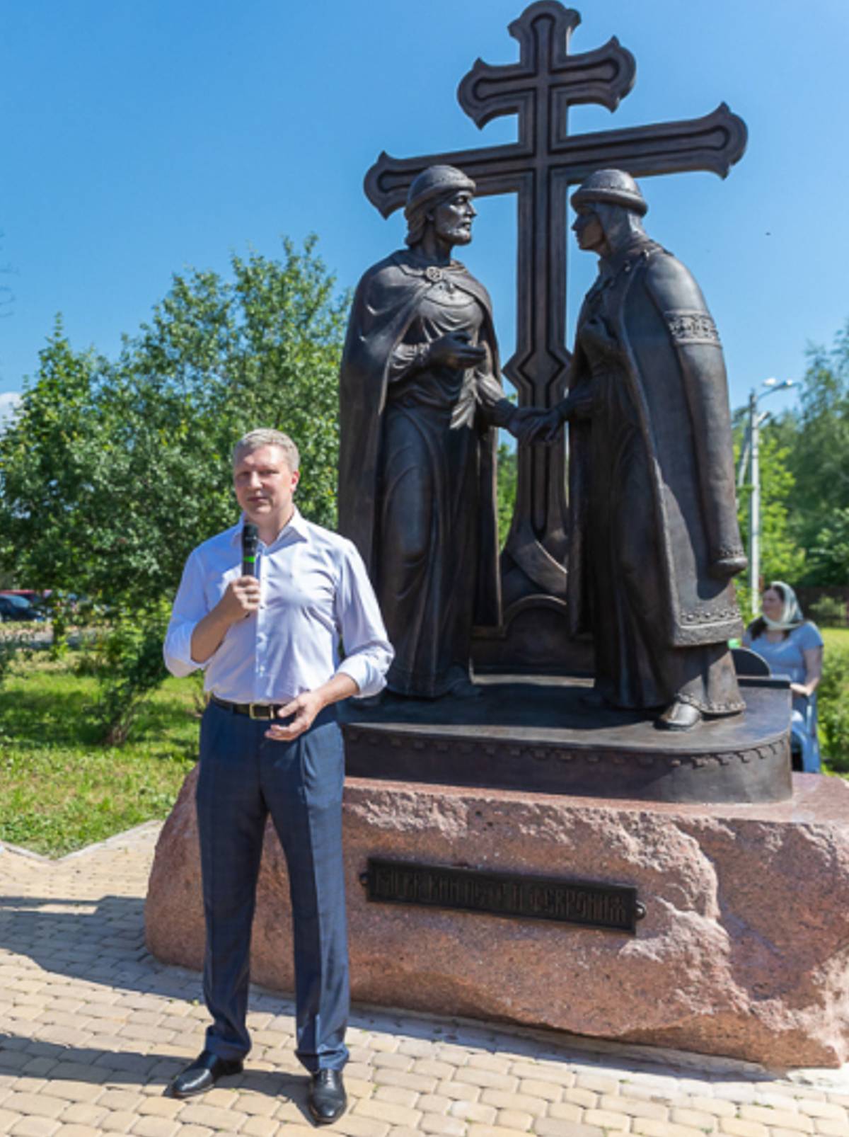 Памятник благоверным в Захарово Памятник благоверным в Захарово